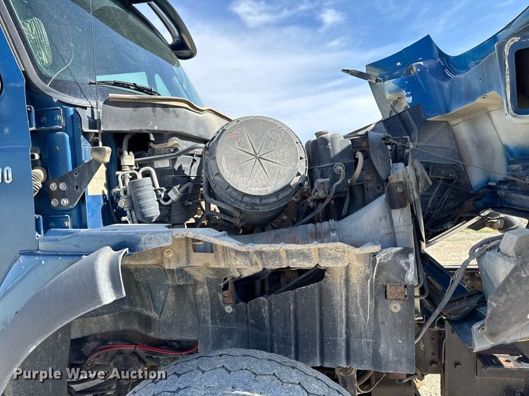 image for item DV2544 2004 International 7600 dump truck