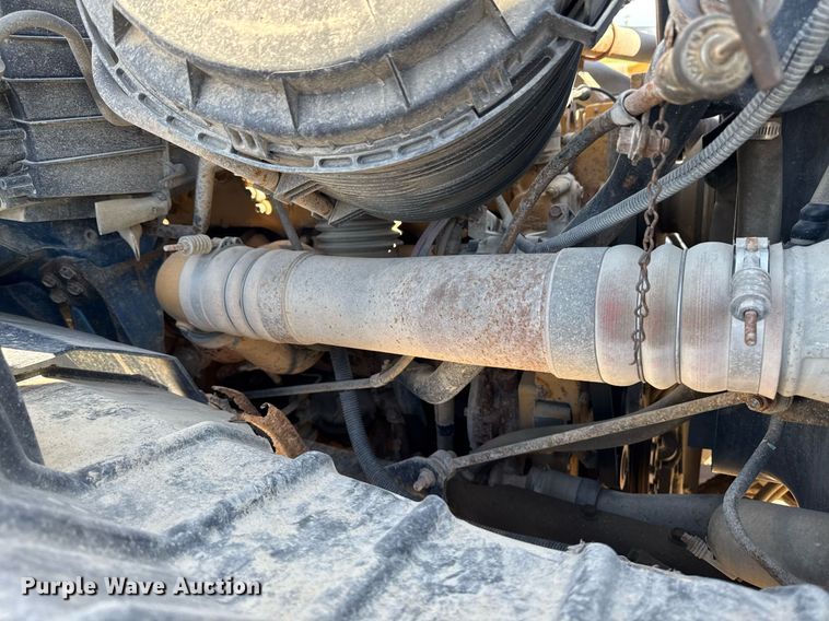 image for item DV2544 2004 International 7600 dump truck