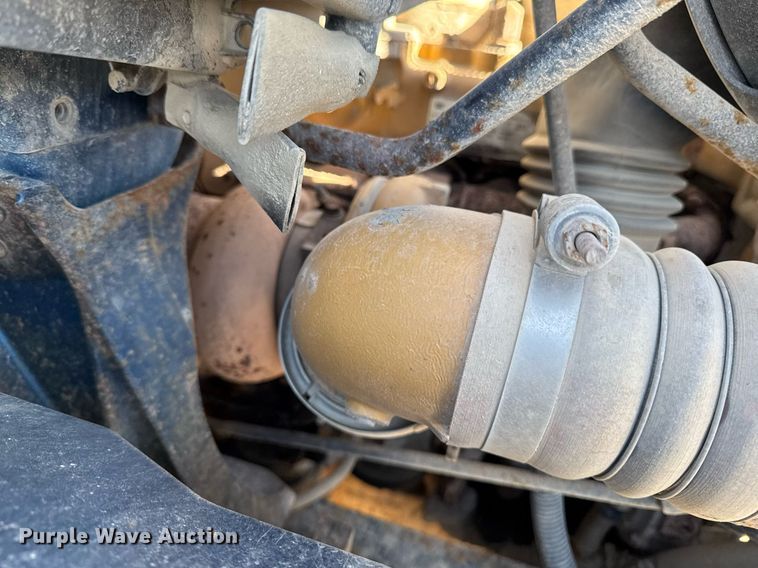 image for item DV2544 2004 International 7600 dump truck