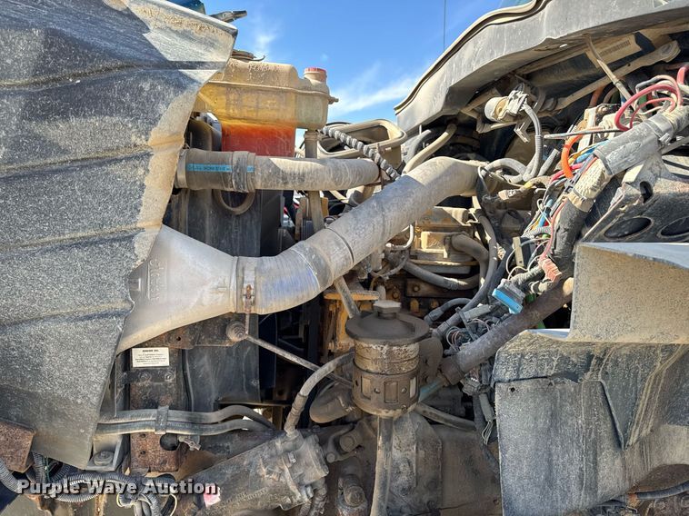 image for item DV2544 2004 International 7600 dump truck