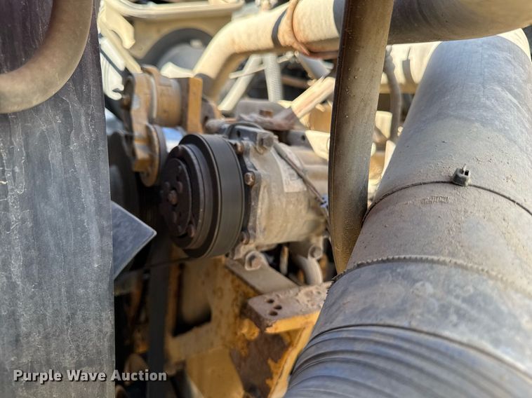 image for item DV2544 2004 International 7600 dump truck