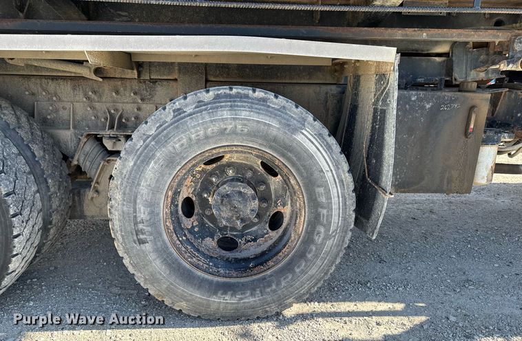 image for item DV2544 2004 International 7600 dump truck