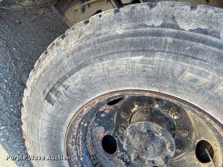 image for item DV2544 2004 International 7600 dump truck