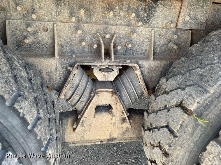 image for item DV2544 2004 International 7600 dump truck