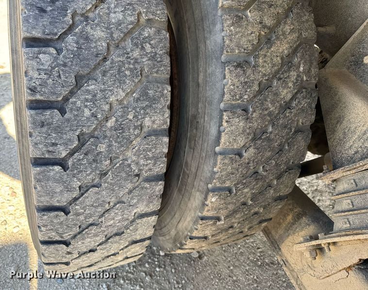 image for item DV2544 2004 International 7600 dump truck