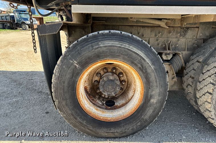 image for item DV2544 2004 International 7600 dump truck