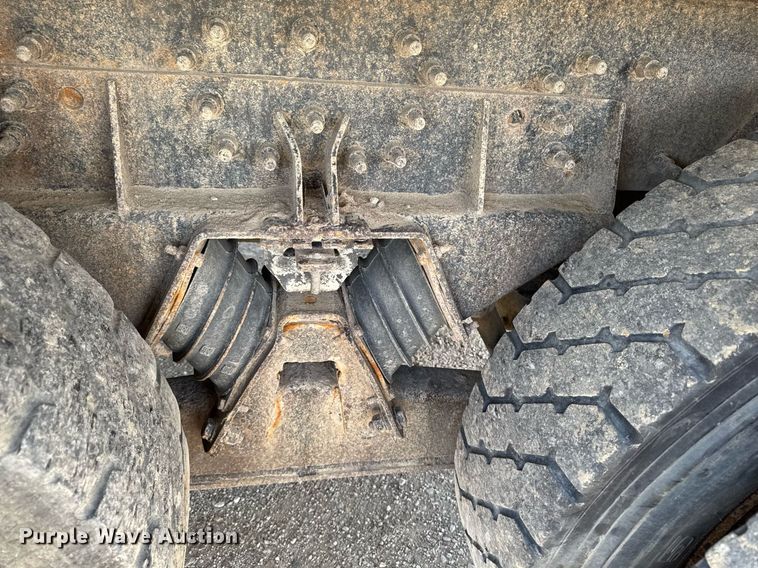 image for item DV2544 2004 International 7600 dump truck