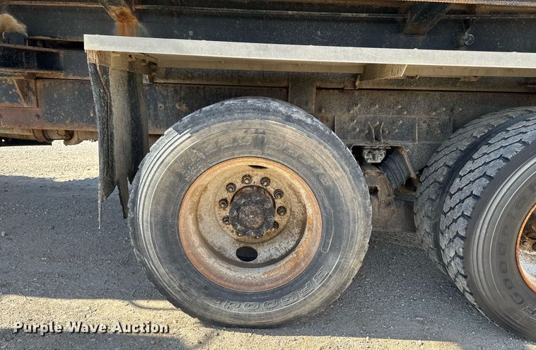 image for item DV2544 2004 International 7600 dump truck