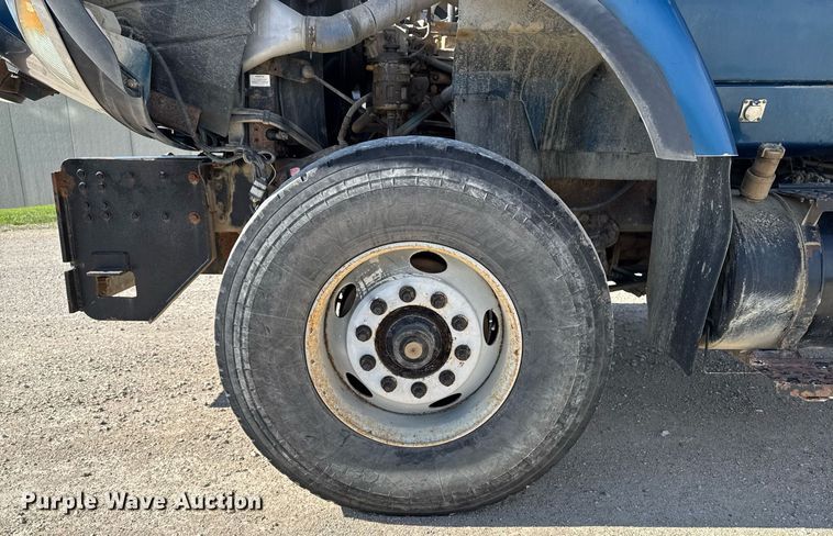 image for item DV2544 2004 International 7600 dump truck