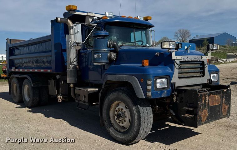 image for item DV2545 2000 Mack RD688S dump truck