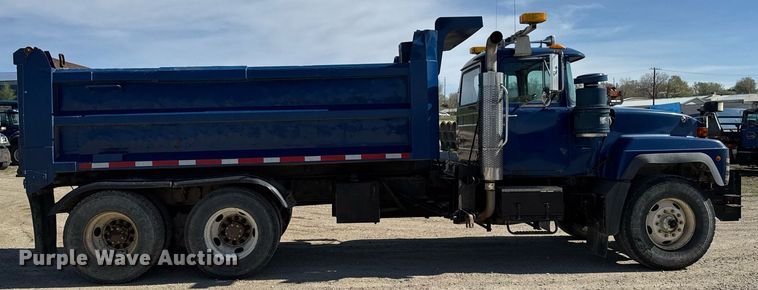 image for item DV2545 2000 Mack RD688S dump truck