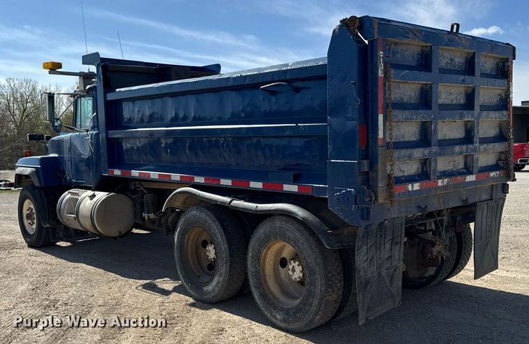 image for item DV2545 2000 Mack RD688S dump truck