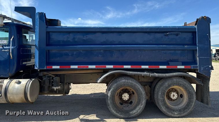 image for item DV2545 2000 Mack RD688S dump truck