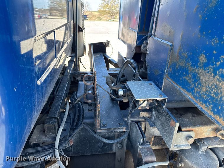 image for item DV2545 2000 Mack RD688S dump truck