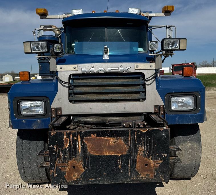 image for item DV2545 2000 Mack RD688S dump truck