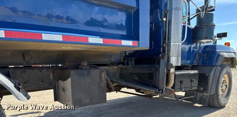 image for item DV2545 2000 Mack RD688S dump truck