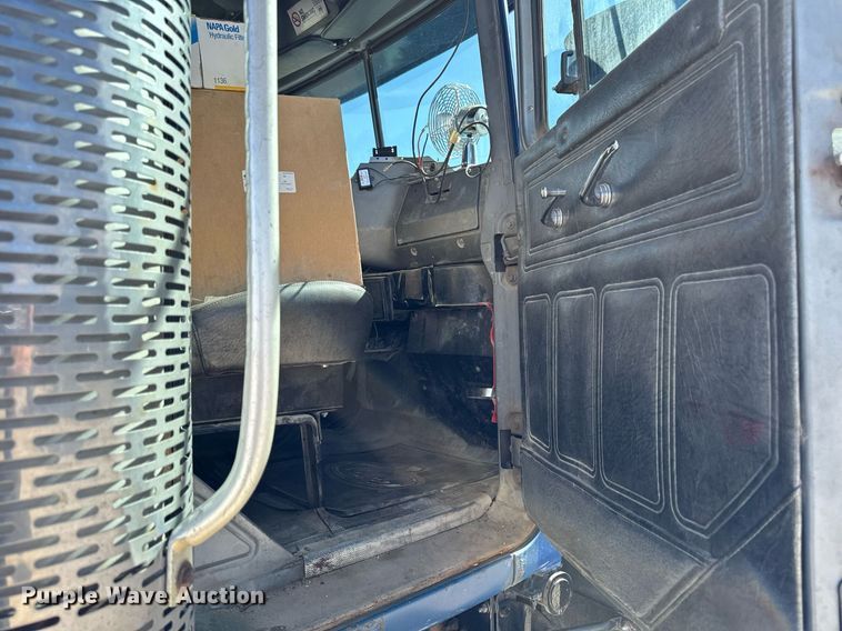 image for item DV2545 2000 Mack RD688S dump truck