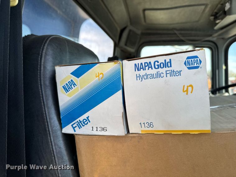 image for item DV2545 2000 Mack RD688S dump truck