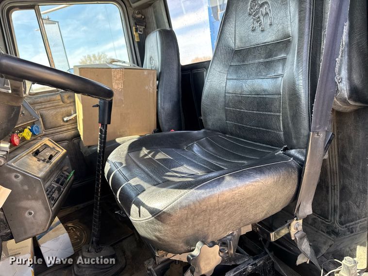 image for item DV2545 2000 Mack RD688S dump truck