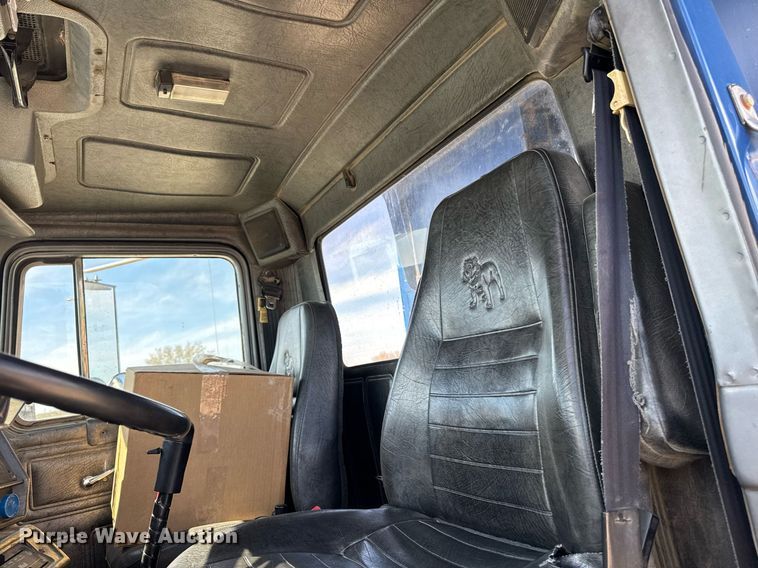 image for item DV2545 2000 Mack RD688S dump truck