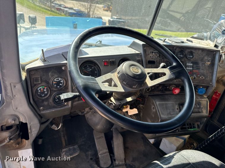 image for item DV2545 2000 Mack RD688S dump truck