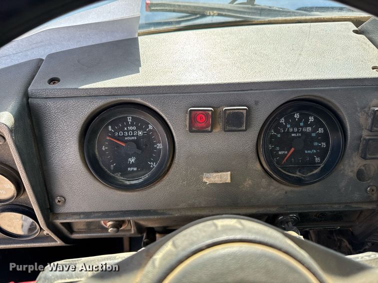 image for item DV2545 2000 Mack RD688S dump truck