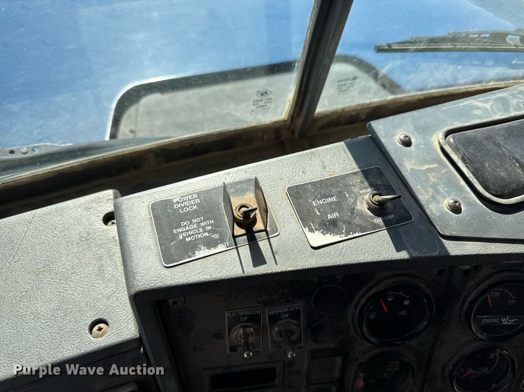 image for item DV2545 2000 Mack RD688S dump truck