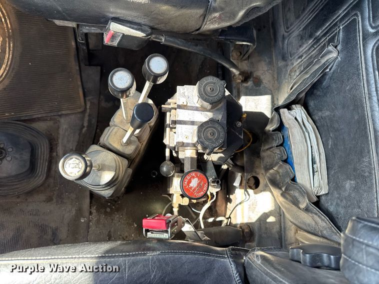 image for item DV2545 2000 Mack RD688S dump truck