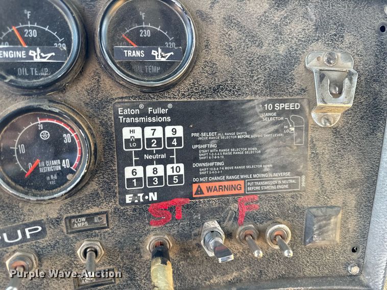 image for item DV2545 2000 Mack RD688S dump truck