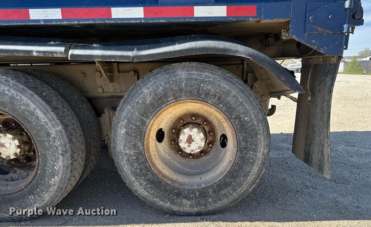 image for item DV2545 2000 Mack RD688S dump truck