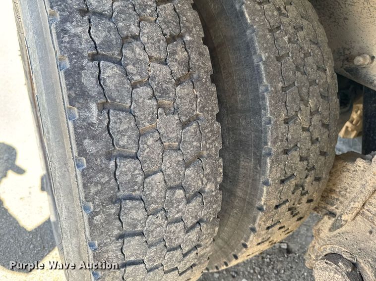 image for item DV2545 2000 Mack RD688S dump truck