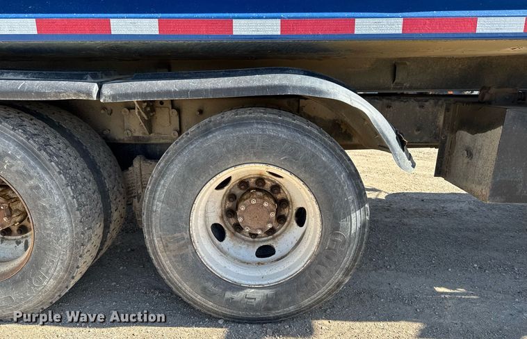 image for item DV2545 2000 Mack RD688S dump truck