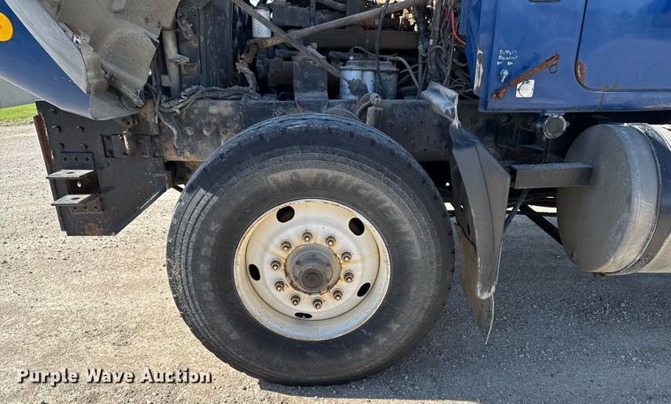 image for item DV2545 2000 Mack RD688S dump truck