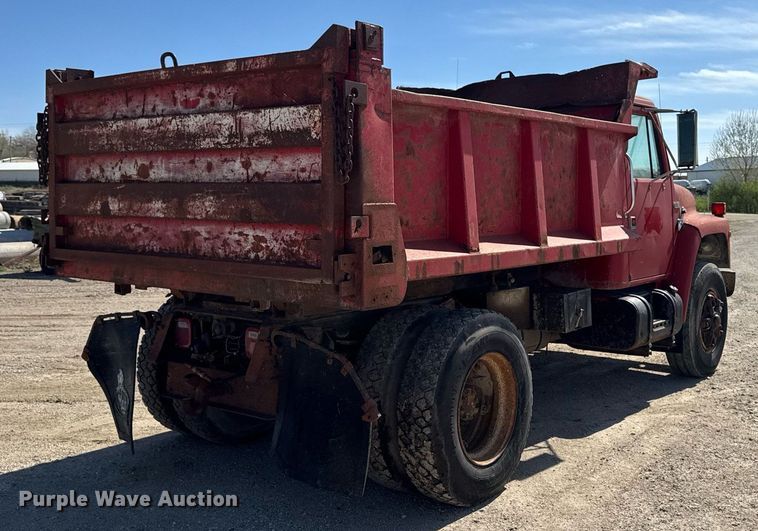 image for item DV2546 1987 International 1954 dump truck