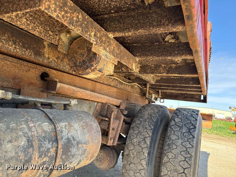 image for item DV2546 1987 International 1954 dump truck