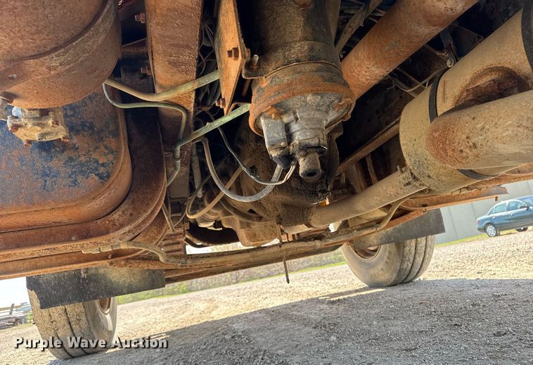 image for item DV2546 1987 International 1954 dump truck