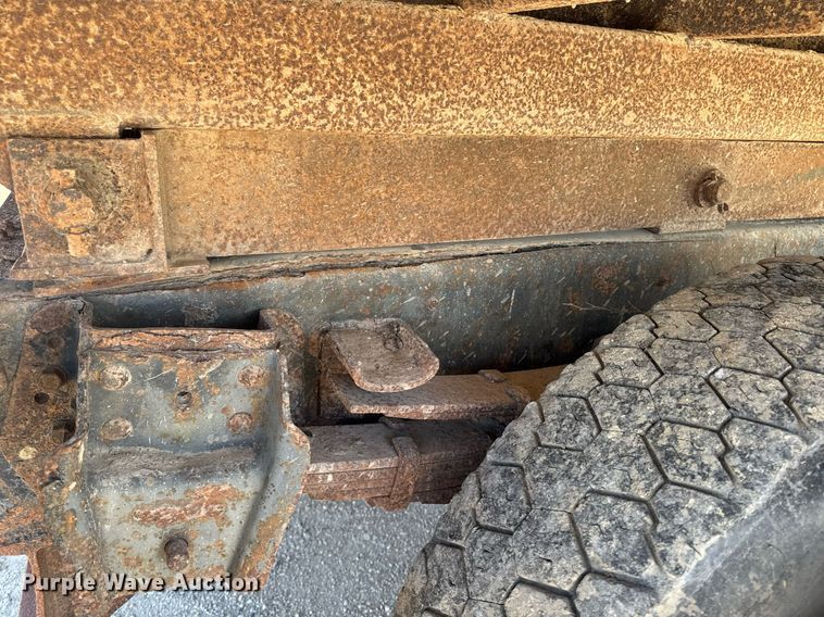 image for item DV2546 1987 International 1954 dump truck