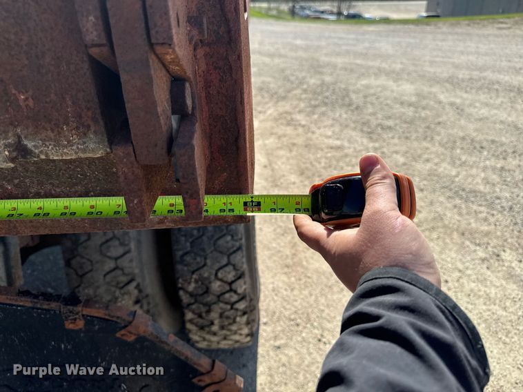 image for item DV2546 1987 International 1954 dump truck