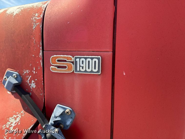 image for item DV2546 1987 International 1954 dump truck