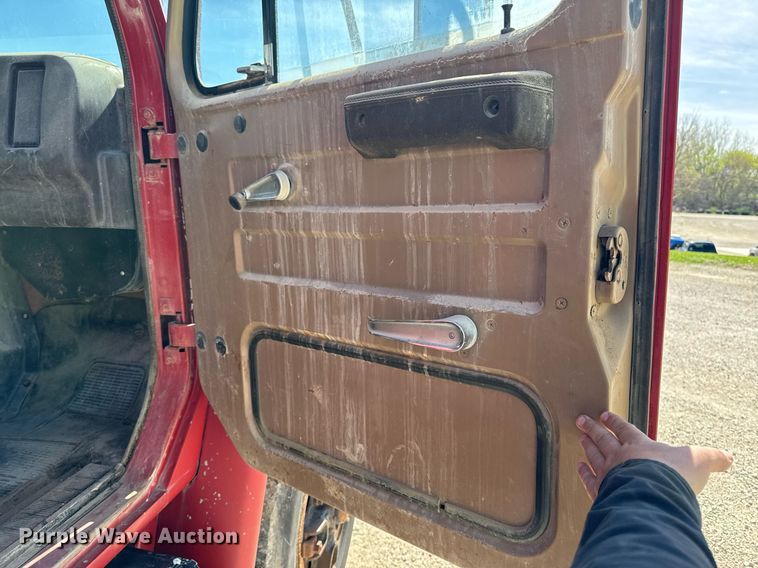 image for item DV2546 1987 International 1954 dump truck