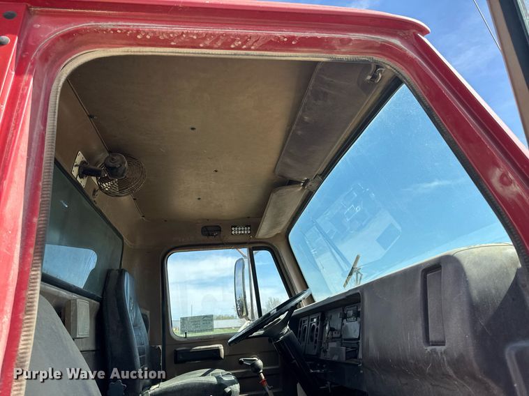 image for item DV2546 1987 International 1954 dump truck