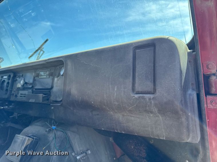 image for item DV2546 1987 International 1954 dump truck