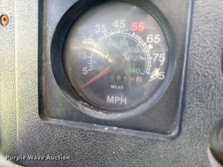 image for item DV2546 1987 International 1954 dump truck