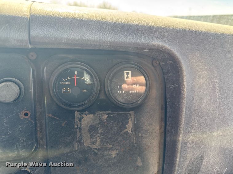 image for item DV2546 1987 International 1954 dump truck