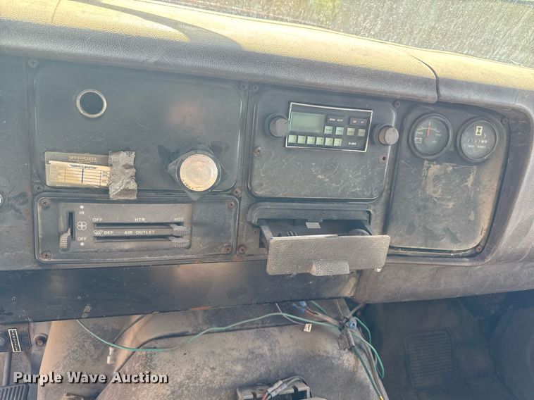 image for item DV2546 1987 International 1954 dump truck