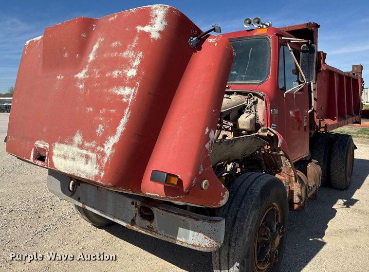 image for item DV2546 1987 International 1954 dump truck
