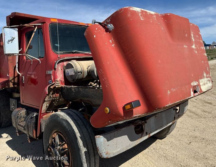 image for item DV2546 1987 International 1954 dump truck