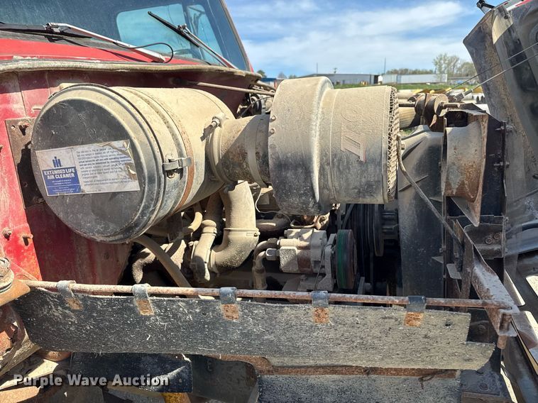 image for item DV2546 1987 International 1954 dump truck