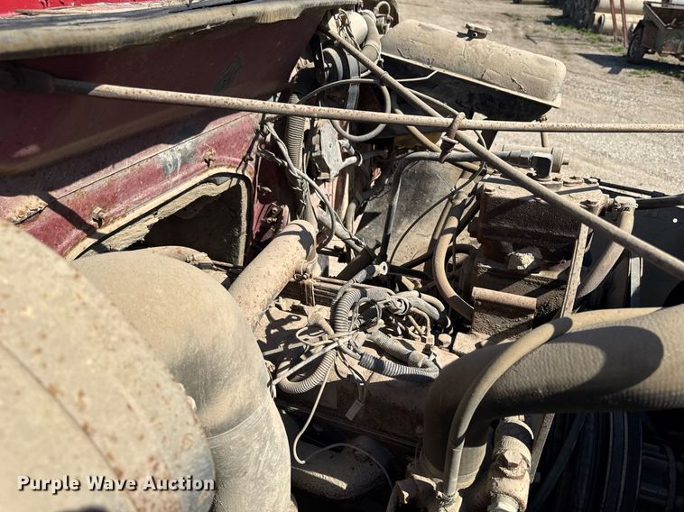 image for item DV2546 1987 International 1954 dump truck