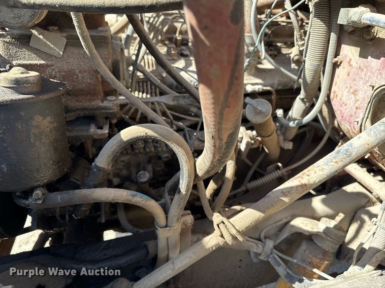 image for item DV2546 1987 International 1954 dump truck